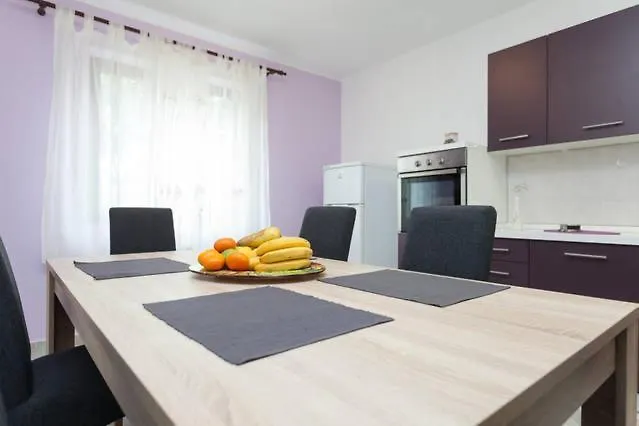 Apartment Helena Pula